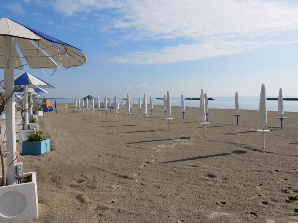 Faro 23 Apartment Lido delle Nazioni Bagian luar foto