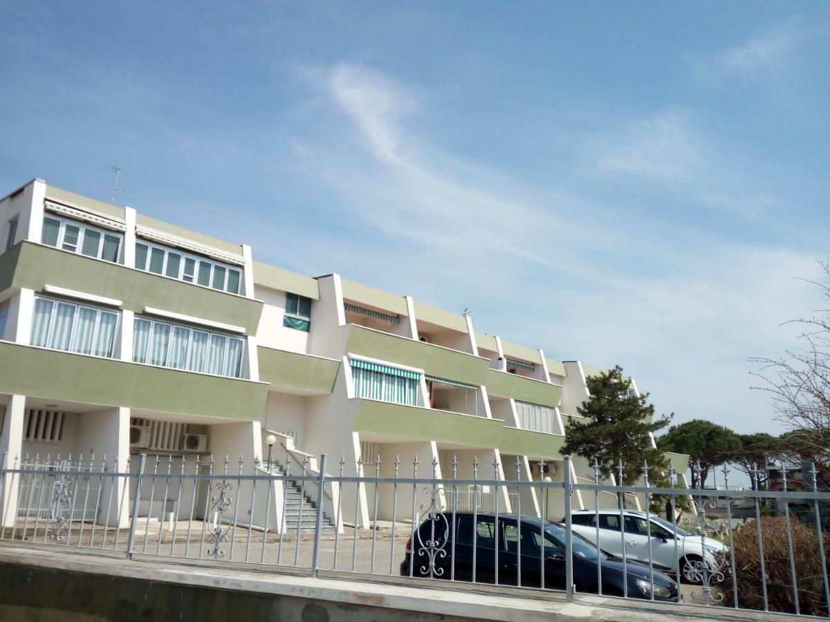 Faro 23 Apartment Lido delle Nazioni Bagian luar foto